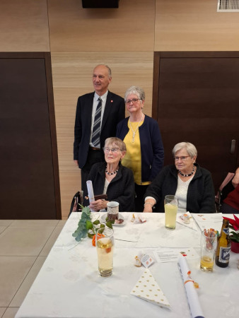 links Ehrung für 35 Jahre Mitgliedschaft