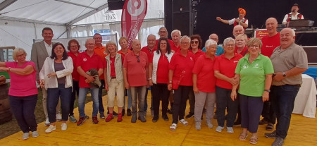 die fleissigen Helfer/innen im Bierzelt Greinsfurth